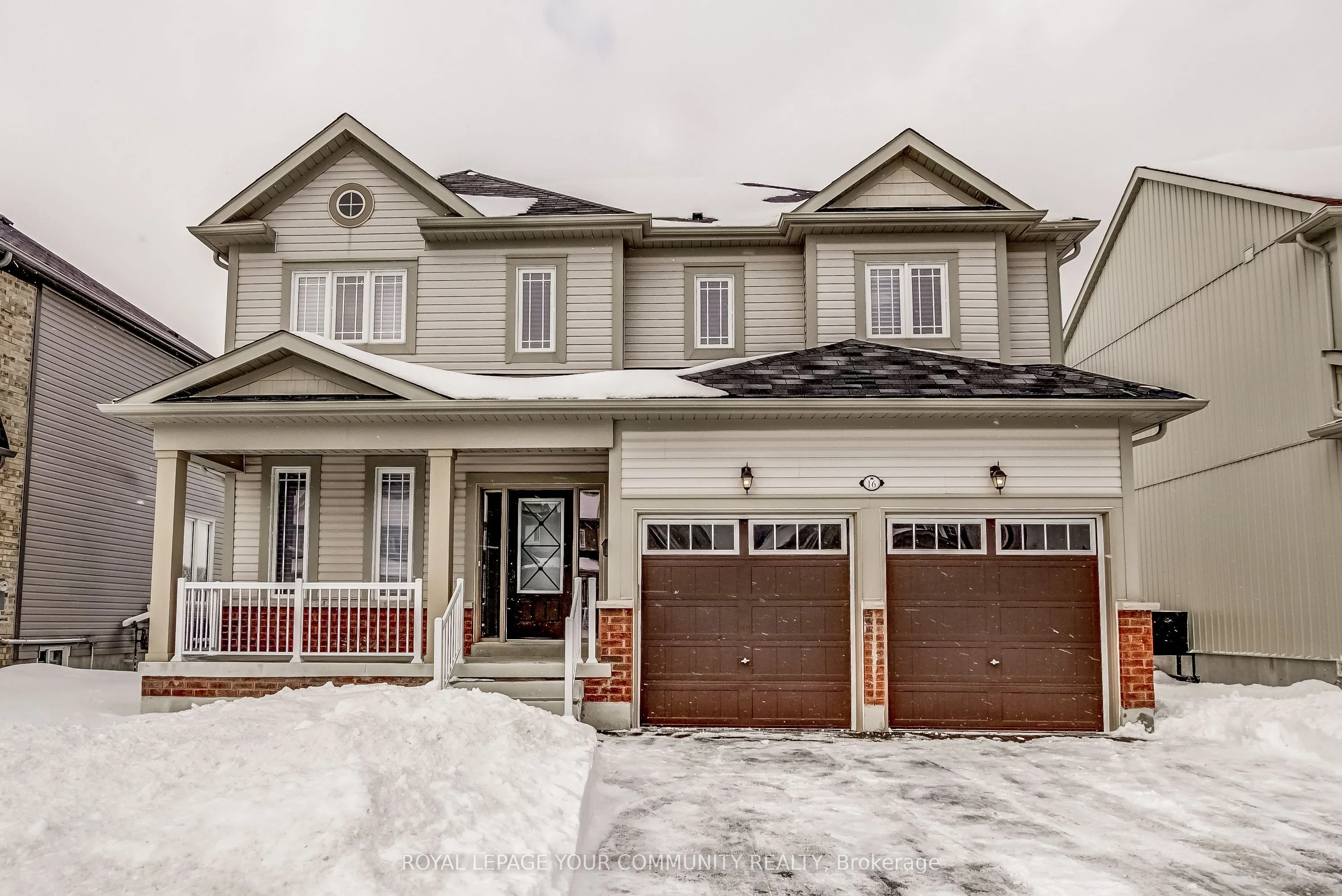 16 Don Hadden Crescent