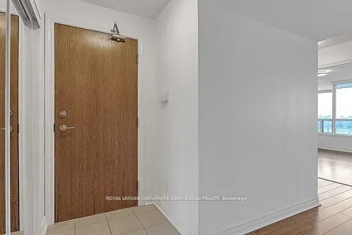 60 Disera Drive, #905