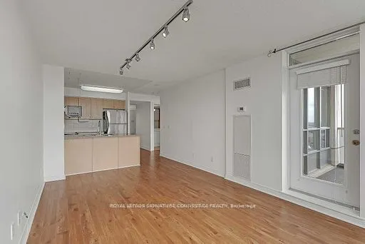60 Disera Drive, #905
