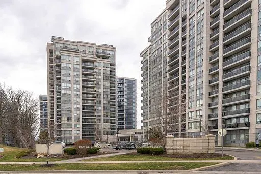 60 Disera Drive, #905