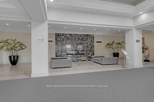 60 Disera Drive, #905