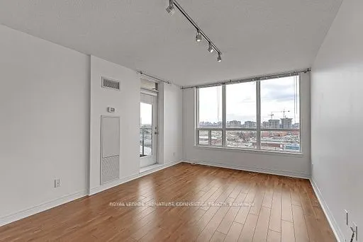 60 Disera Drive, #905
