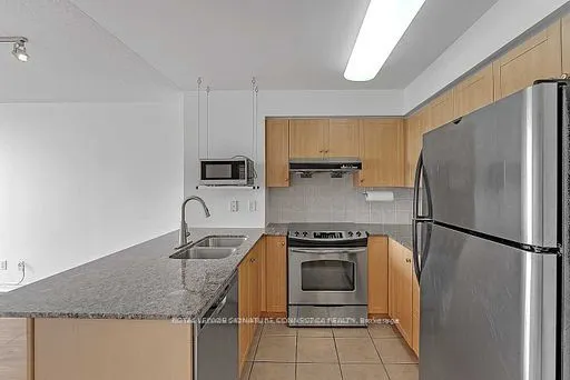 60 Disera Drive, #905