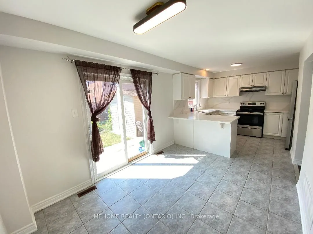 67 Hawksbury Road