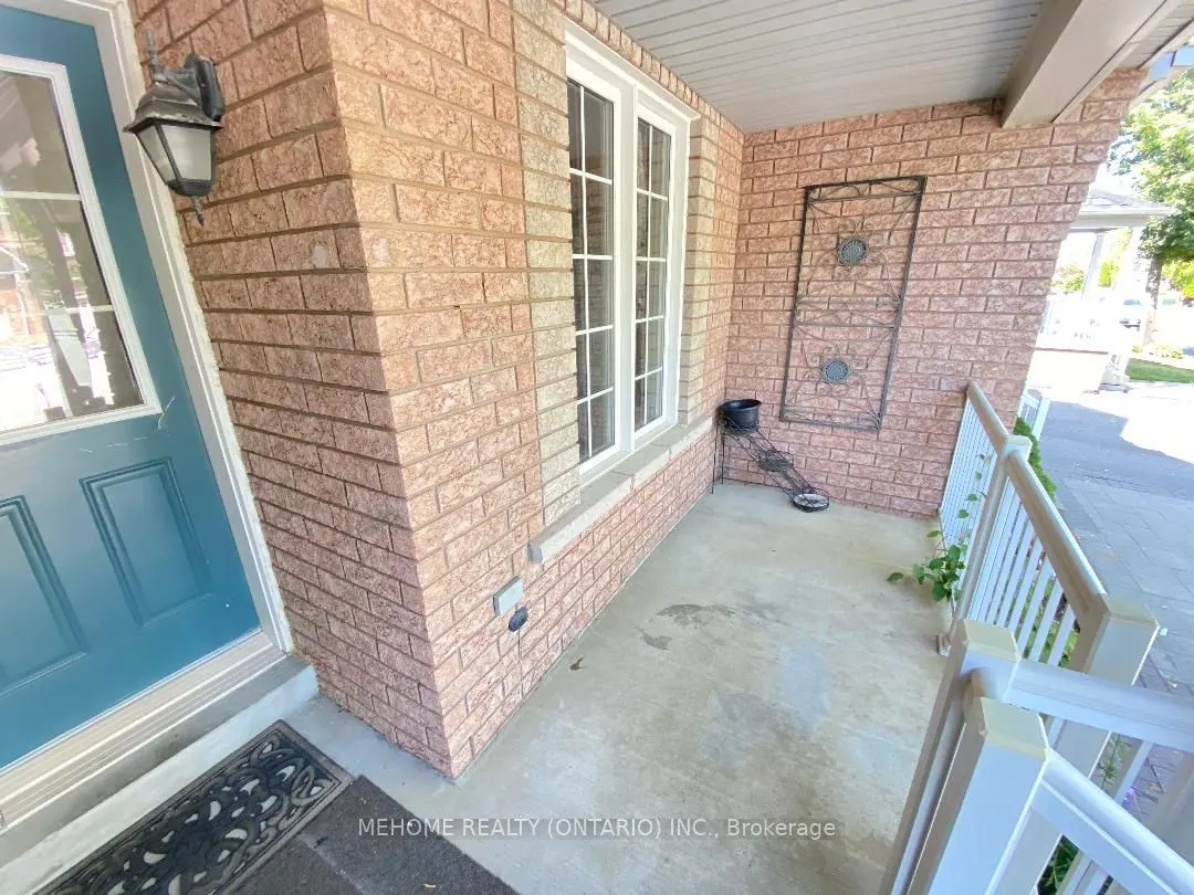 67 Hawksbury Road