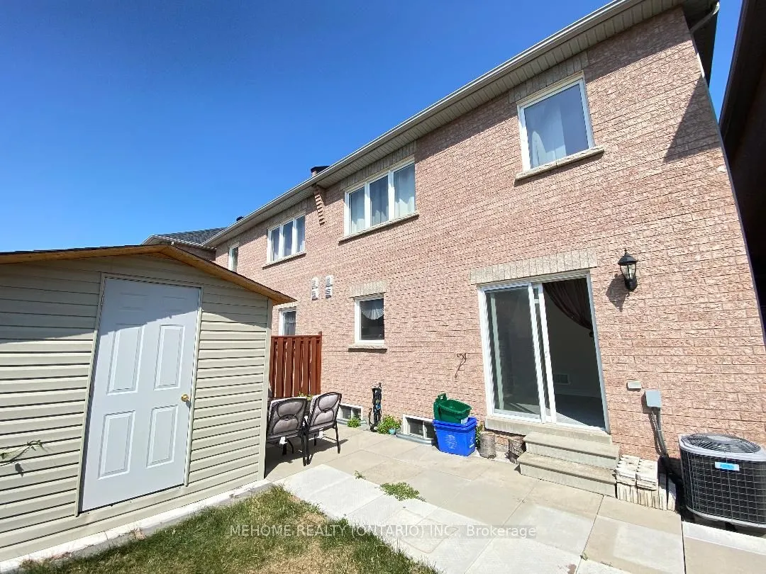 67 Hawksbury Road