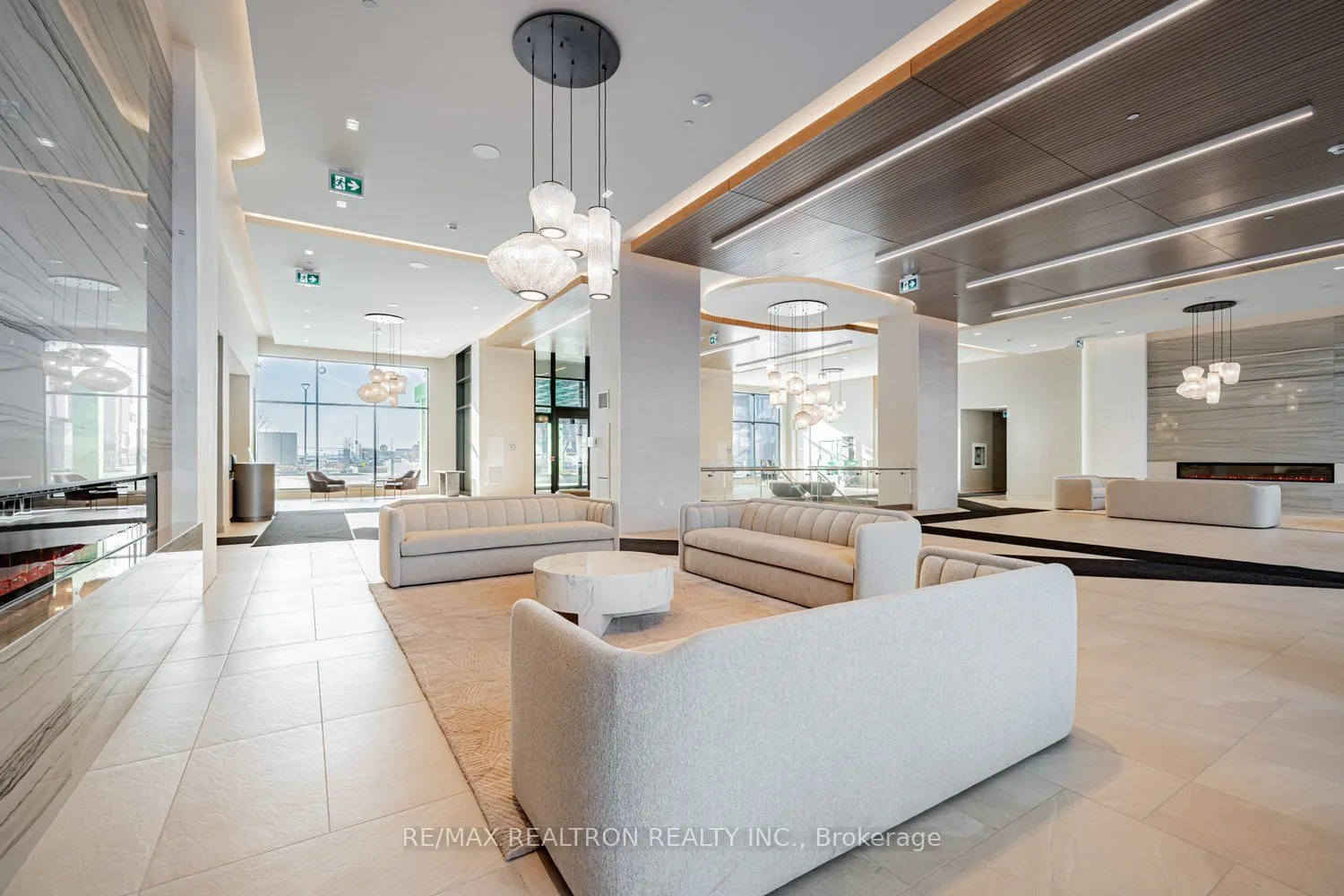8960 Jane Street, #2318