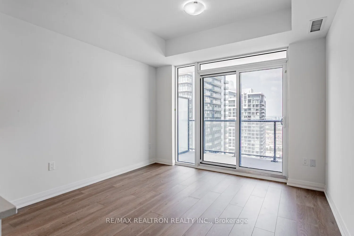 8960 Jane Street, #2318