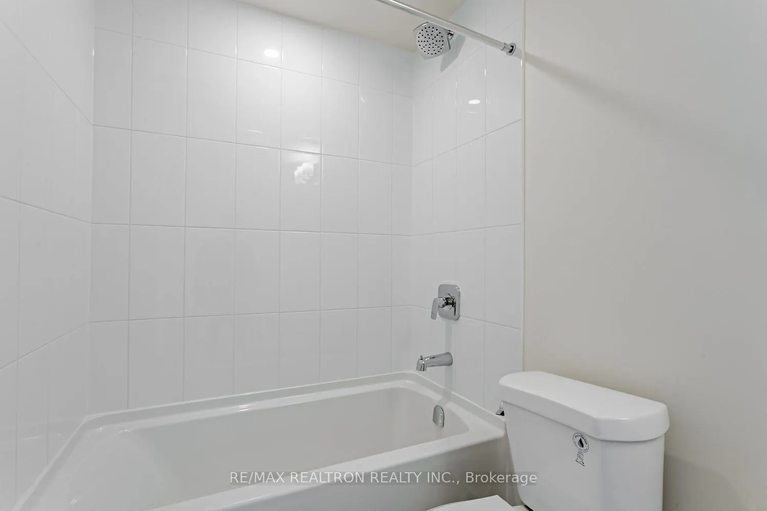 8960 Jane Street, #2318