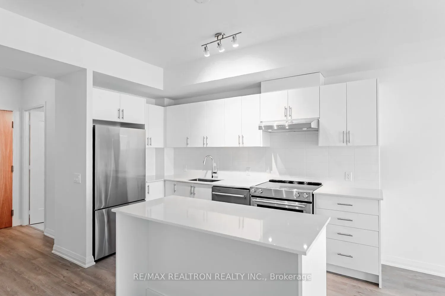 8960 Jane Street, #2318