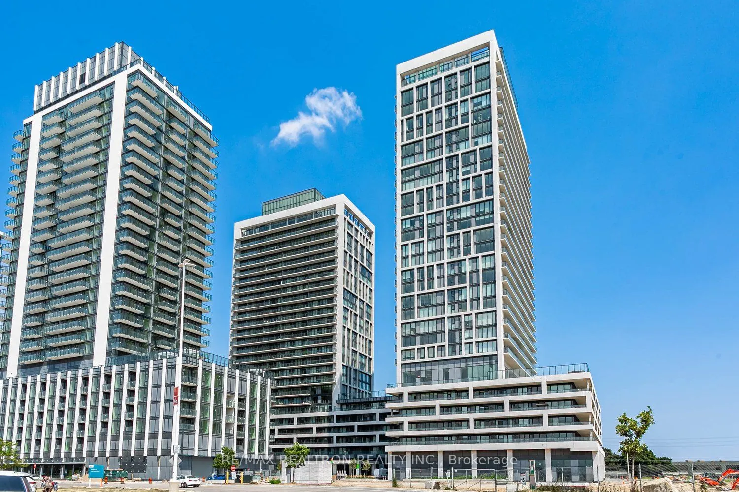 8960 Jane Street, #2318