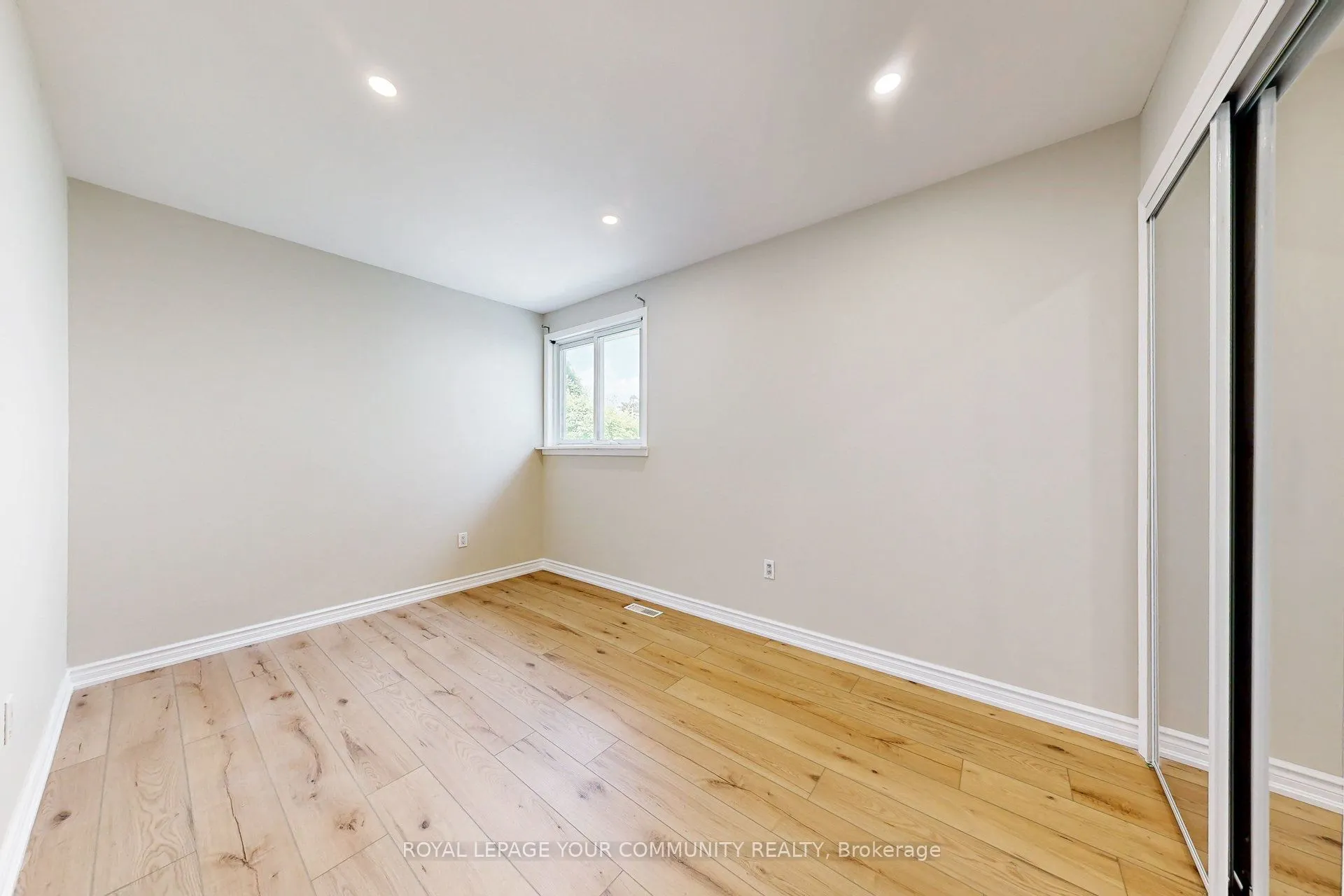 264 Currey Crescent, #Main