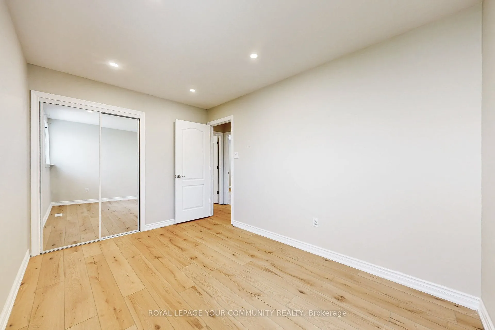 264 Currey Crescent, #Main