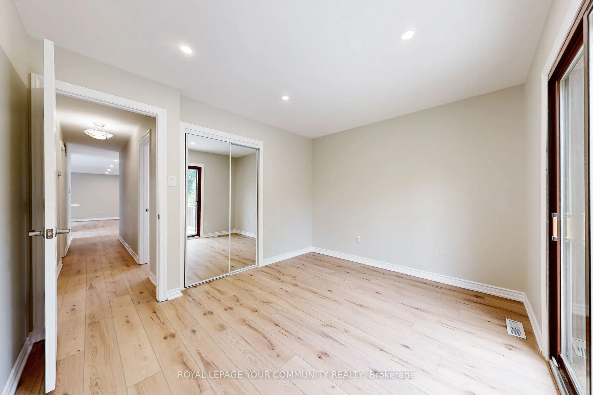 264 Currey Crescent, #Main