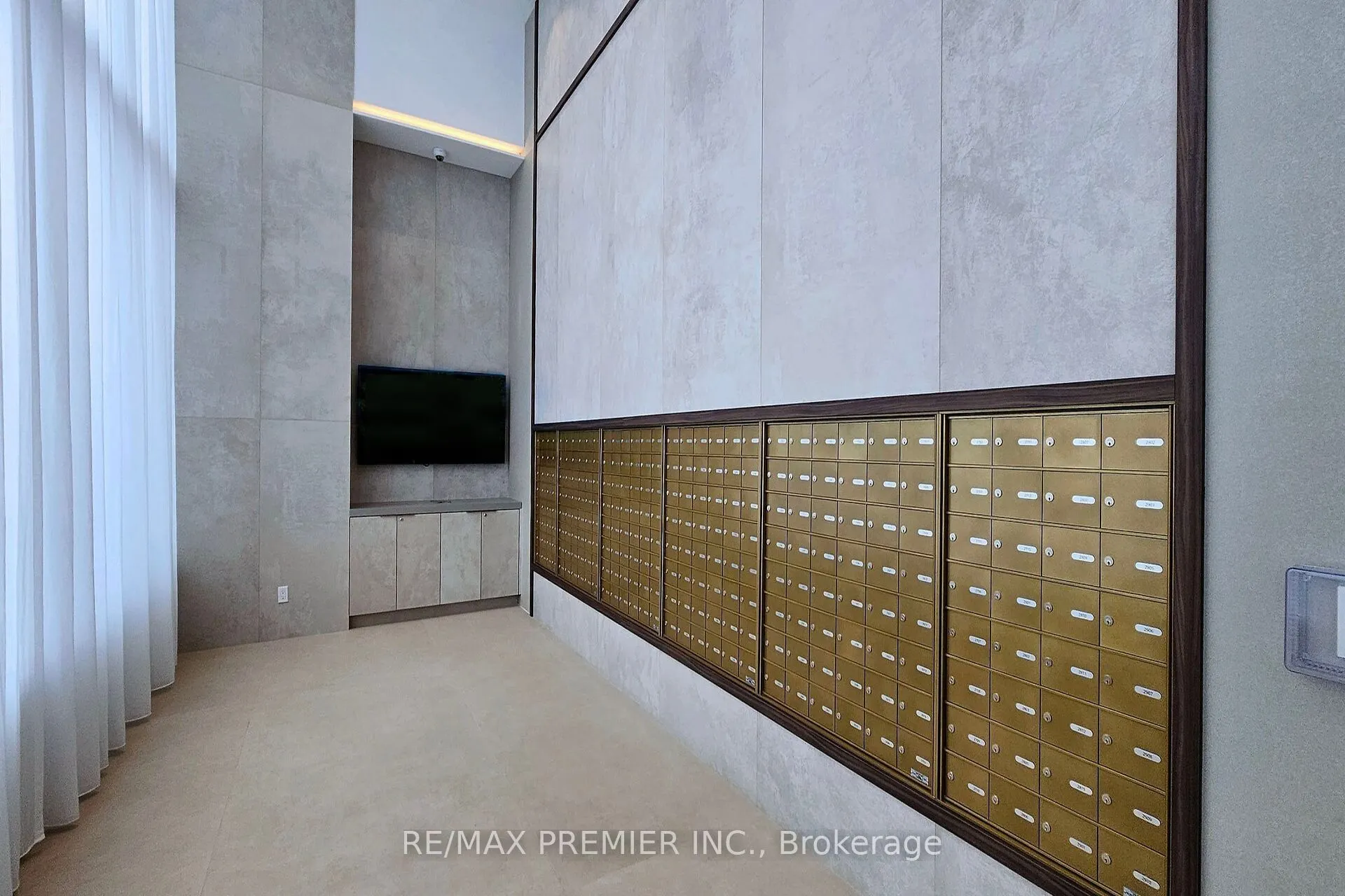 1000 Portage Parkway, #1703