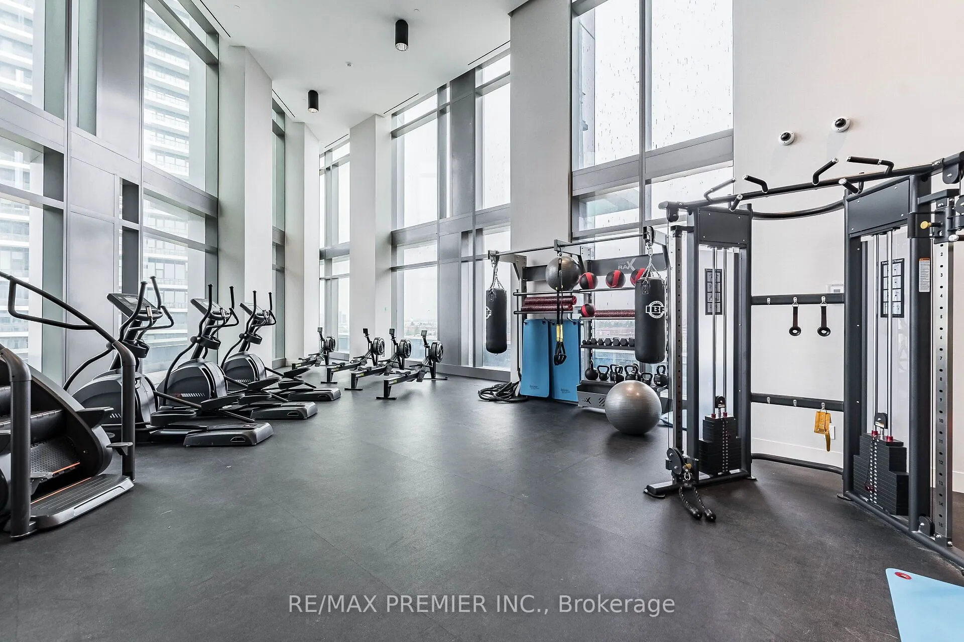 1000 Portage Parkway, #1703