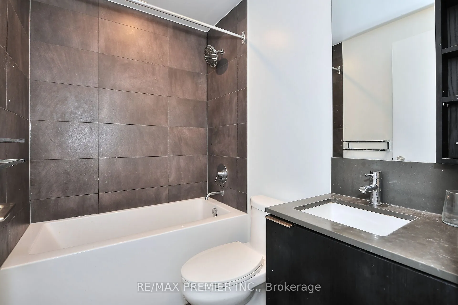 1000 Portage Parkway, #1703