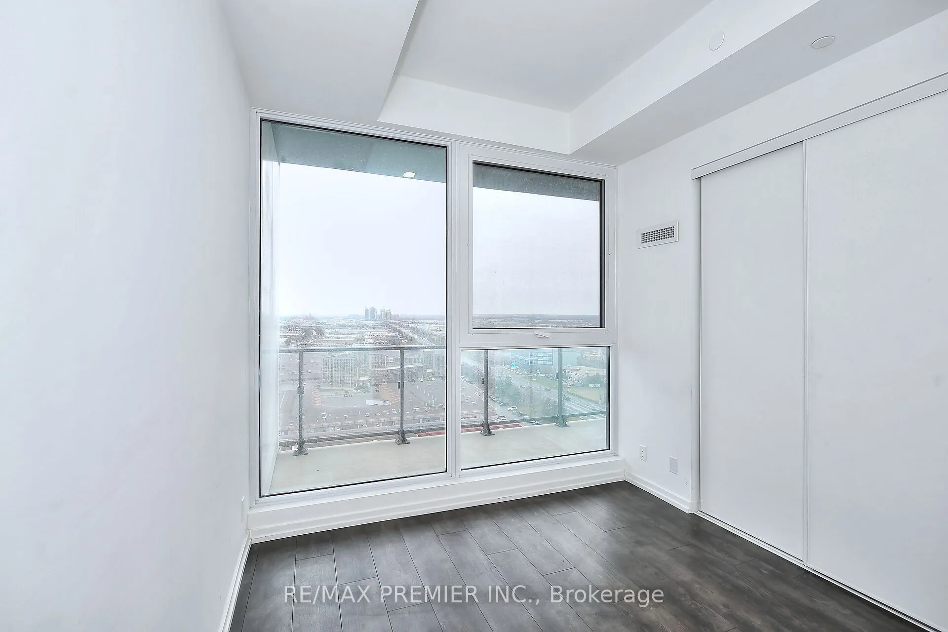 1000 Portage Parkway, #1703