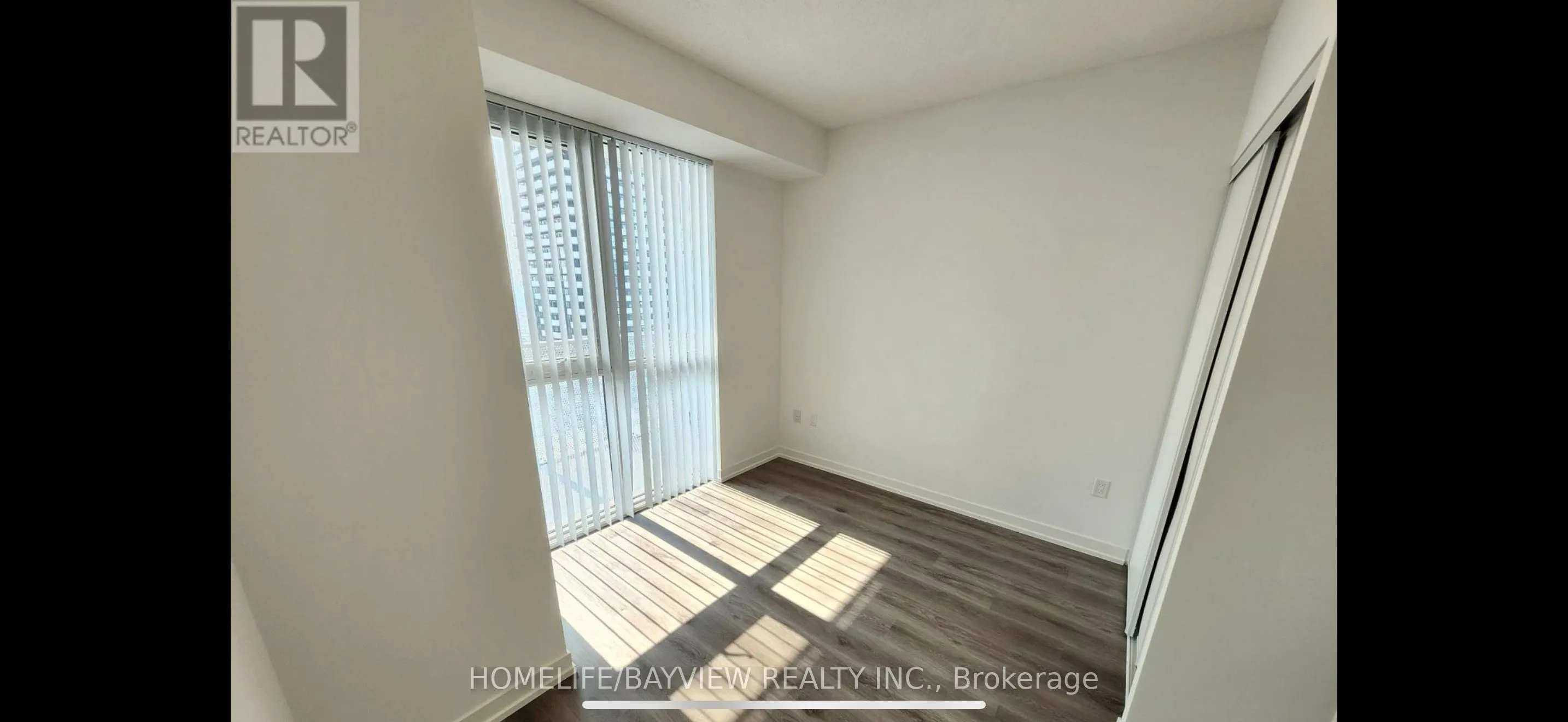 28 Interchange Way S, #2916