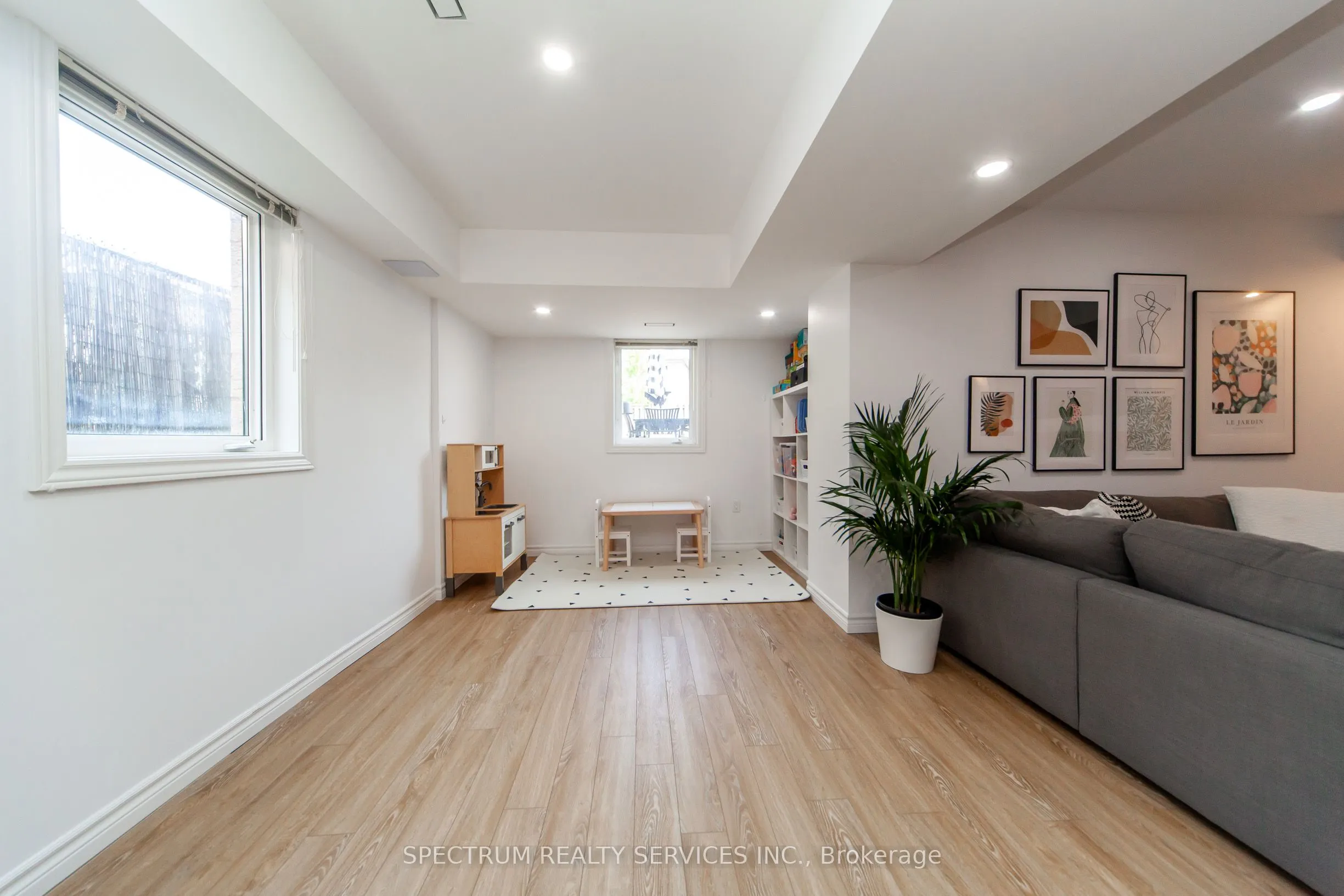 20 Worthview Drive