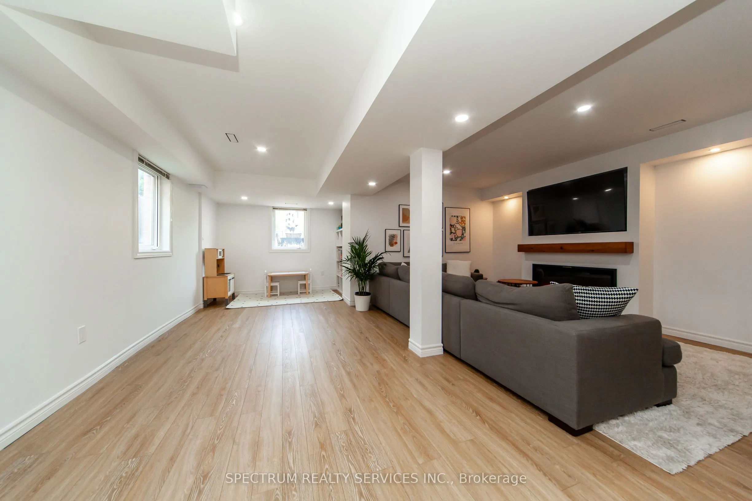 20 Worthview Drive