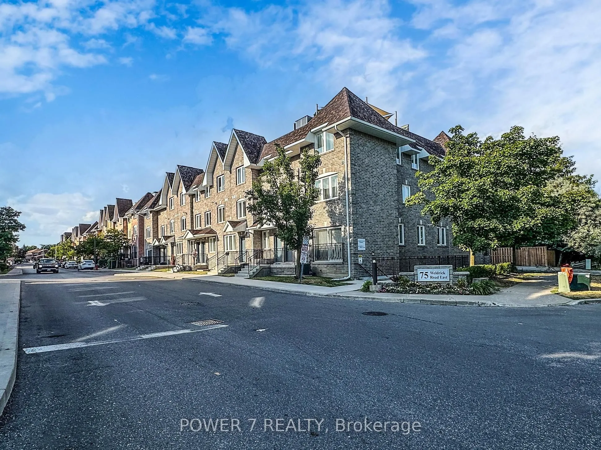 75 Weldrick Road E, #820