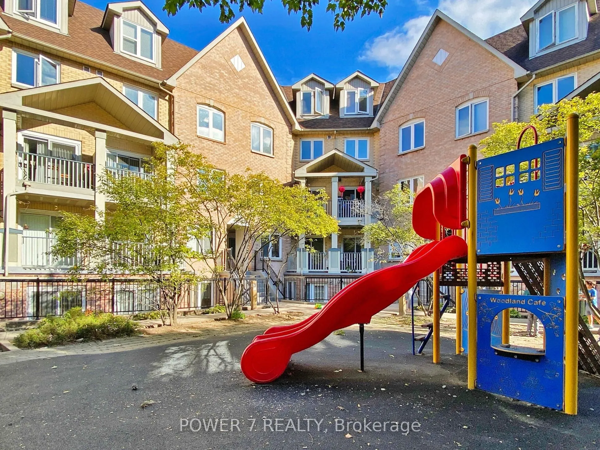 75 Weldrick Road E, #820