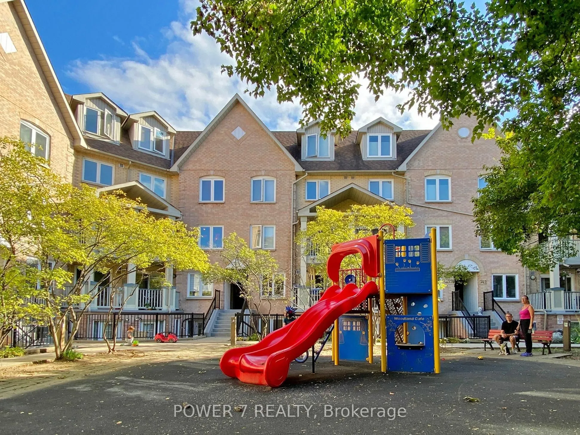 75 Weldrick Road E, #820