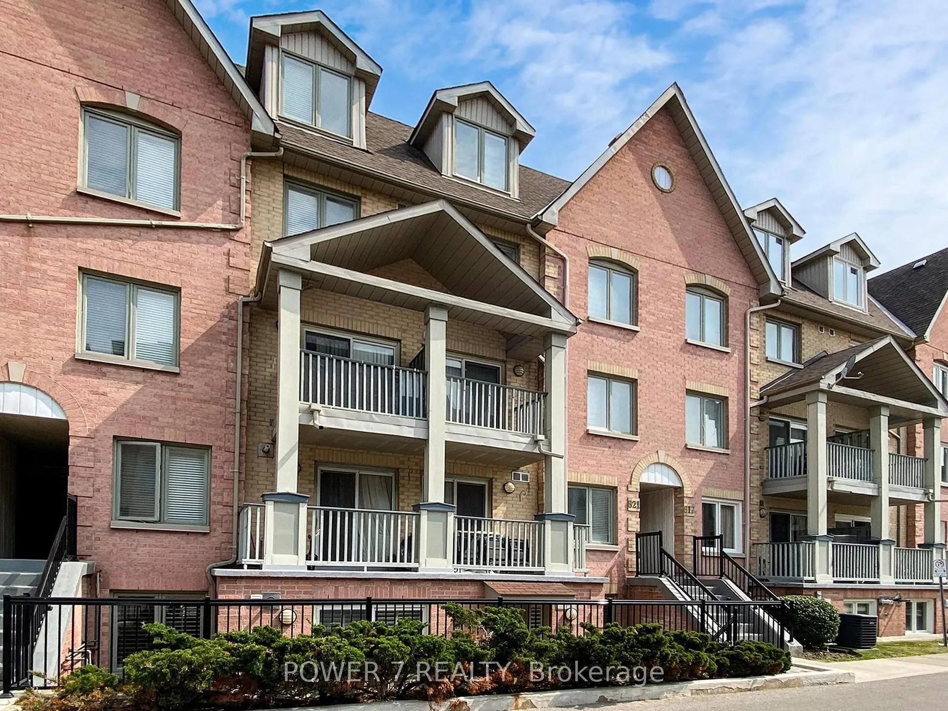 75 Weldrick Road E, #820