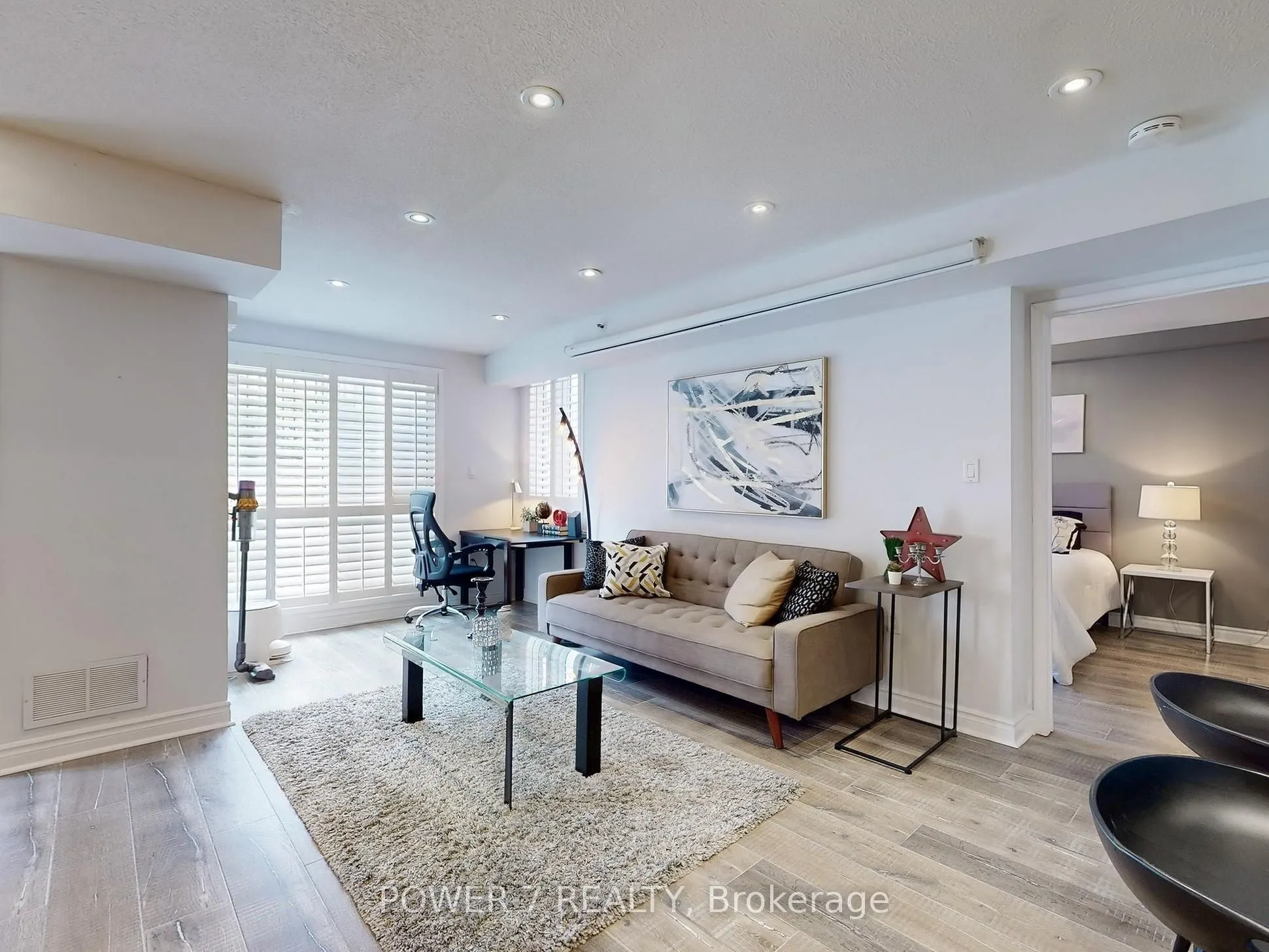 75 Weldrick Road E, #820