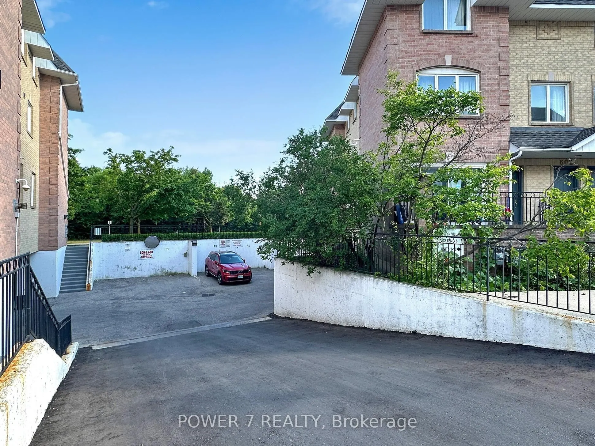 75 Weldrick Road E, #820
