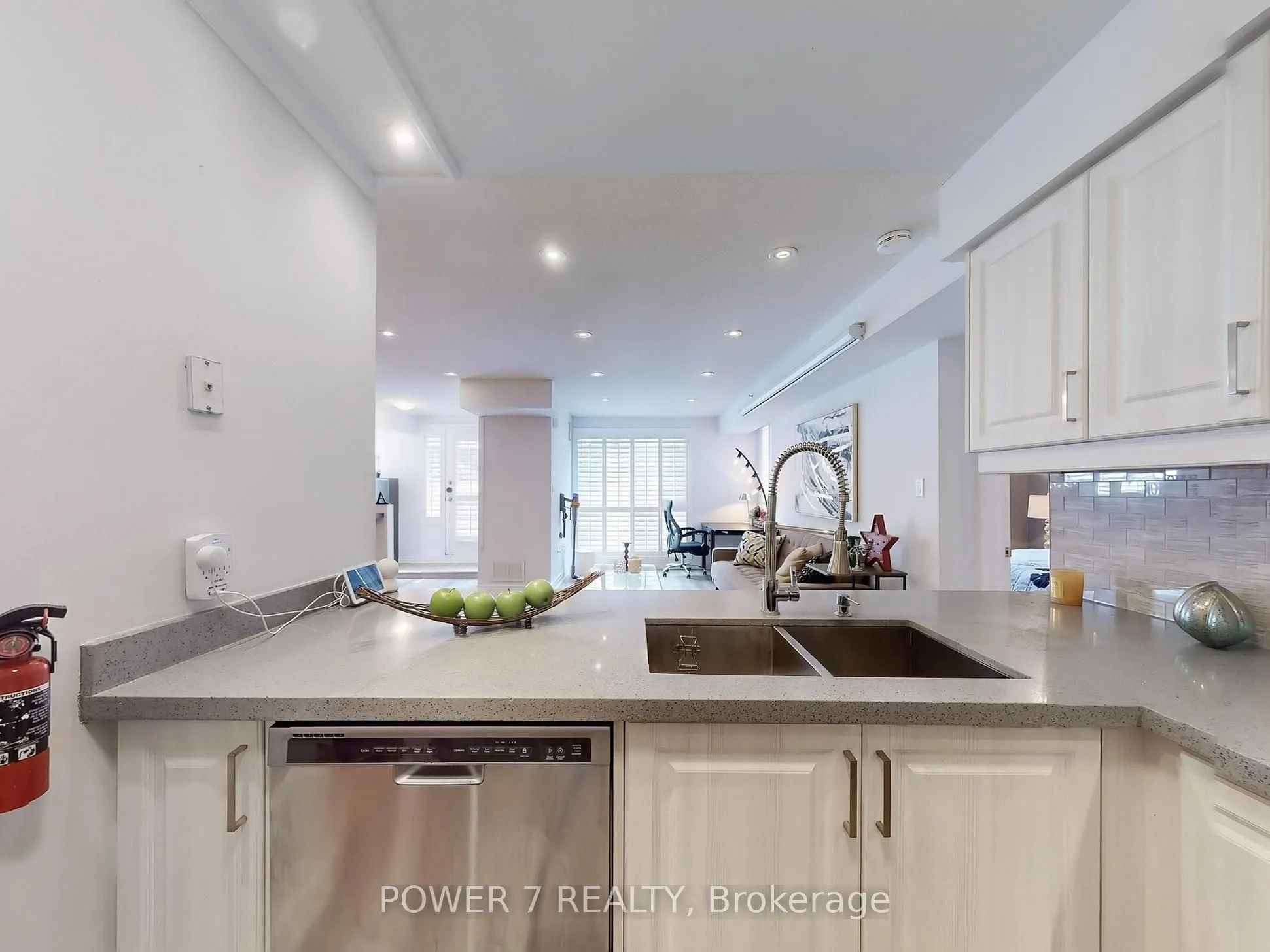 75 Weldrick Road E, #820