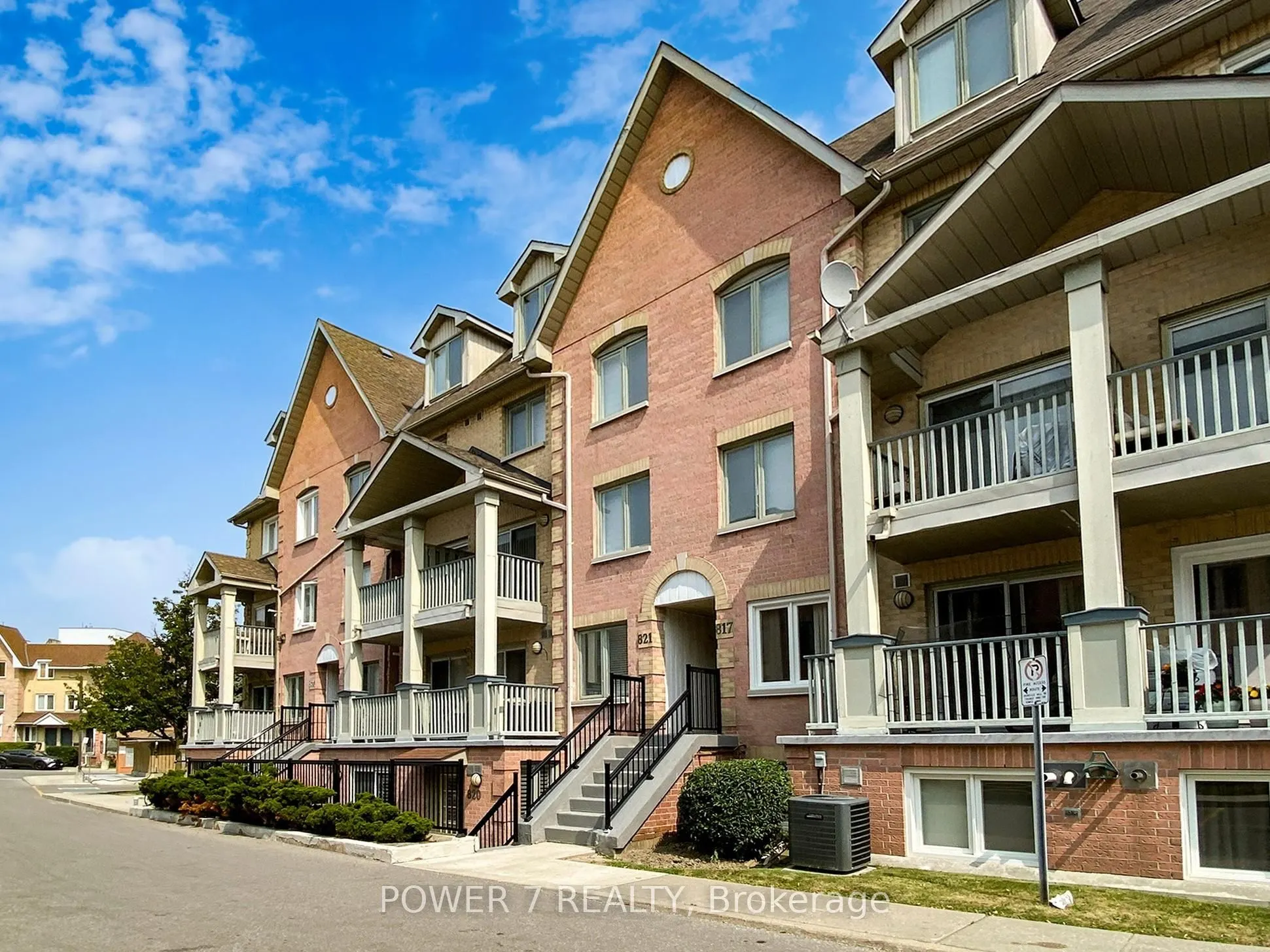 75 Weldrick Road E, #820