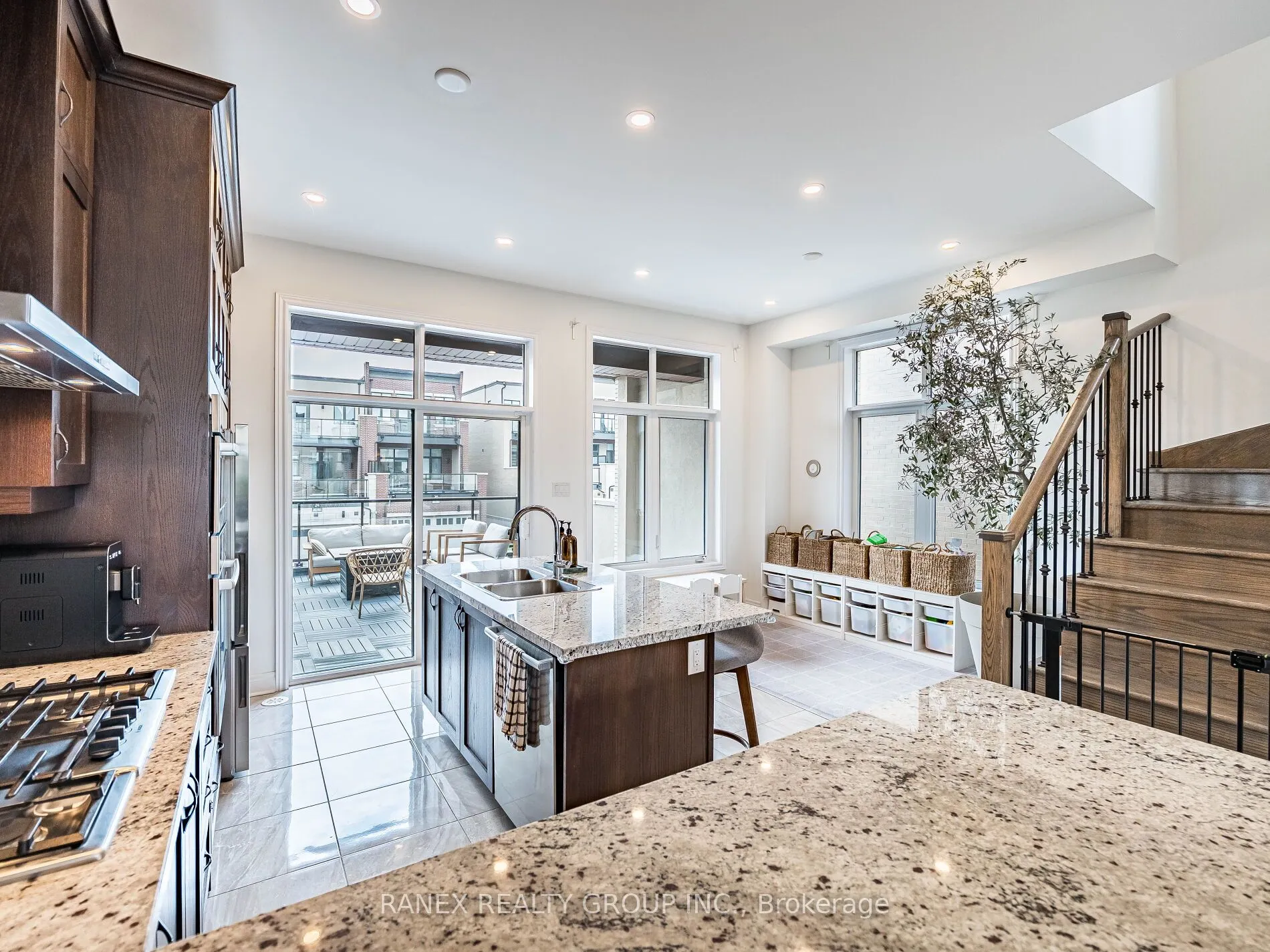 24 Heriot Place N