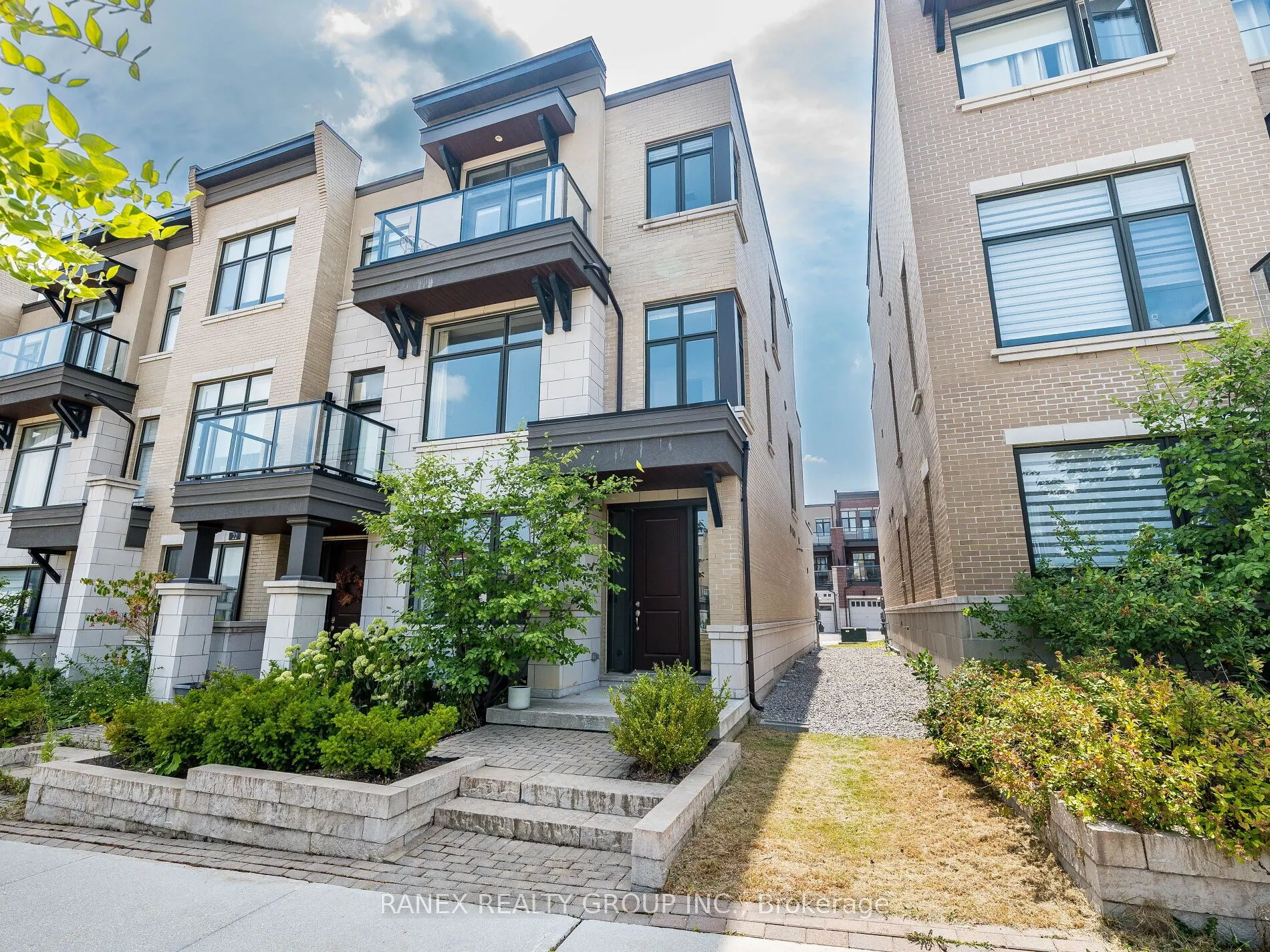 24 Heriot Place N