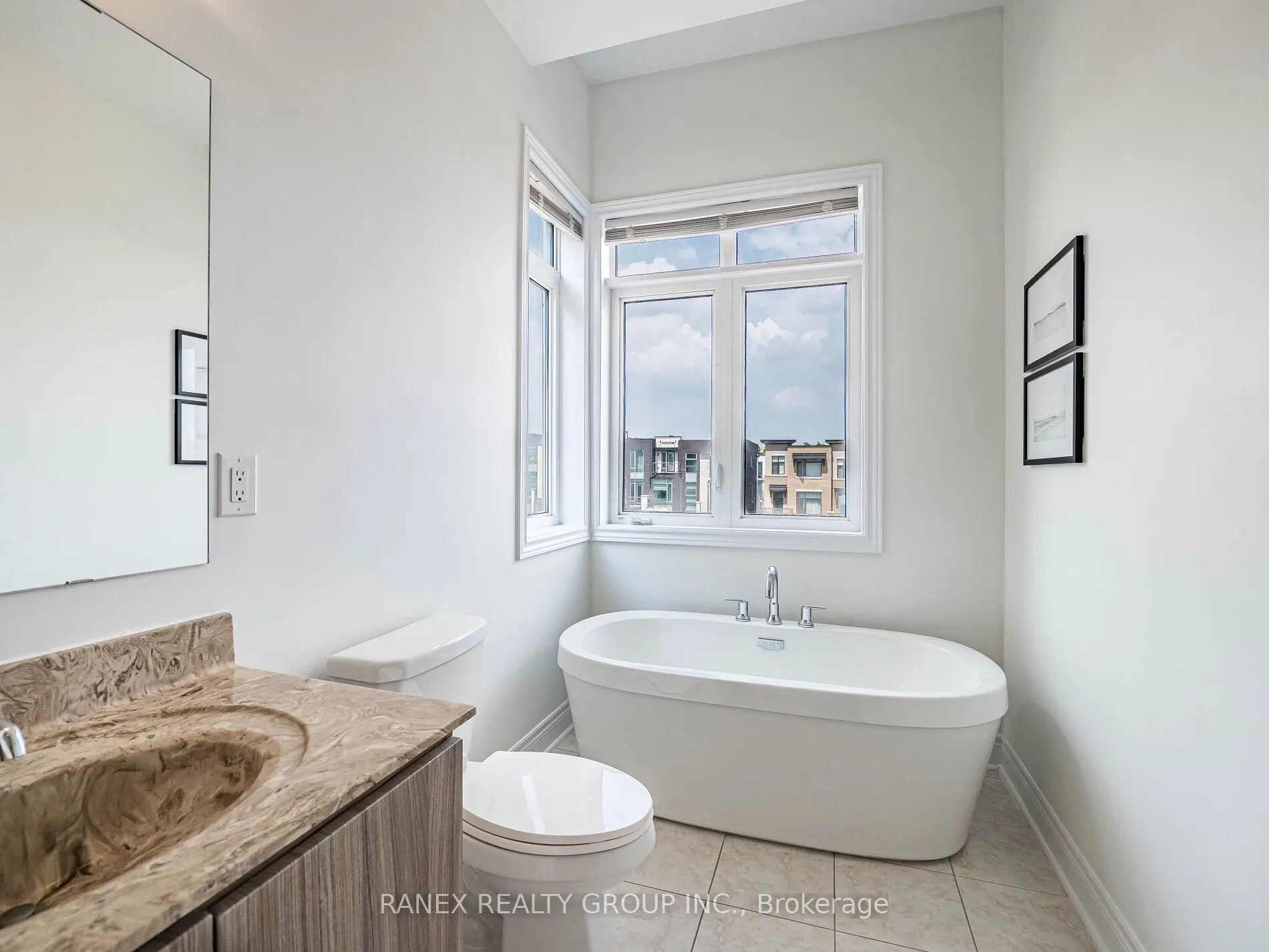 24 Heriot Place N