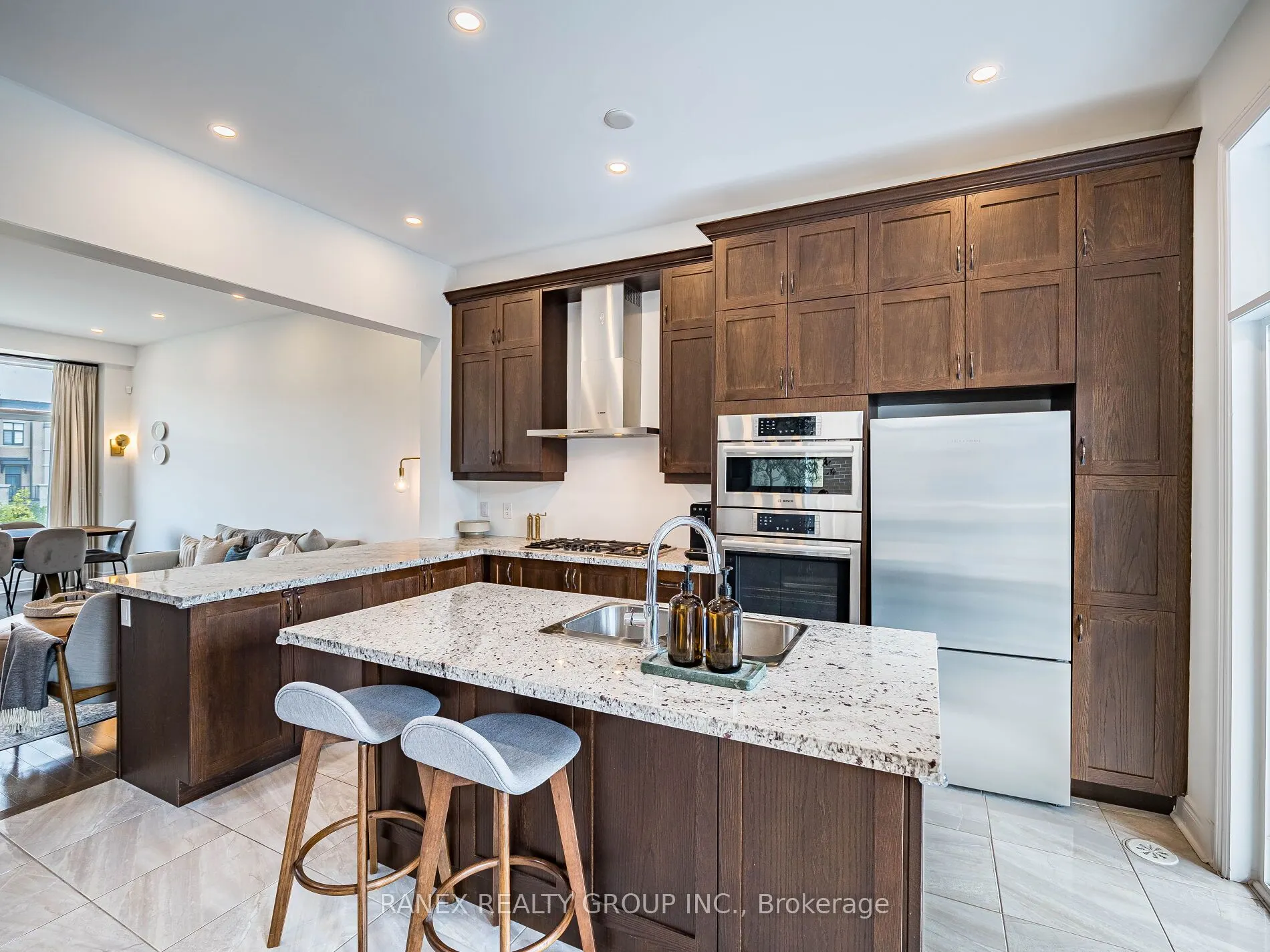 24 Heriot Place N