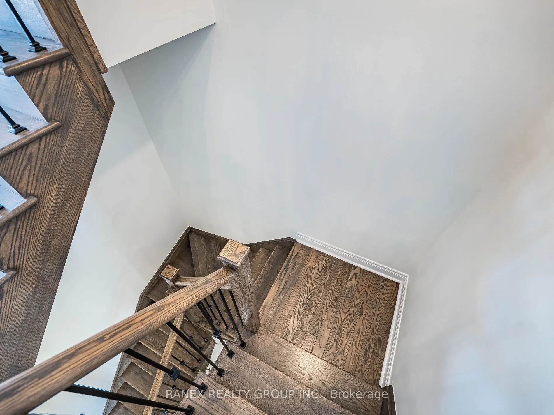 24 Heriot Place N