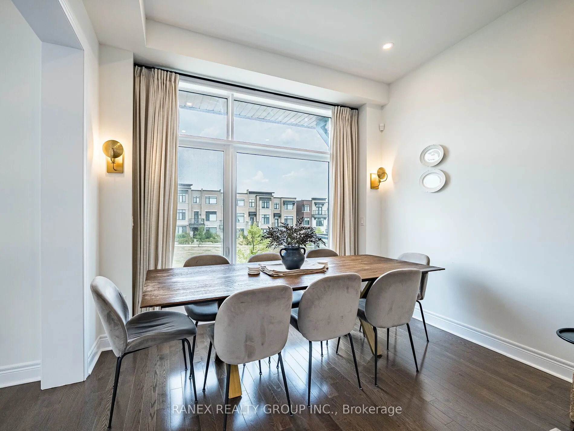 24 Heriot Place N