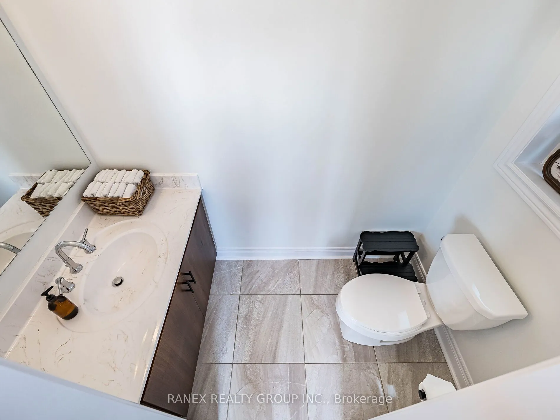 24 Heriot Place N