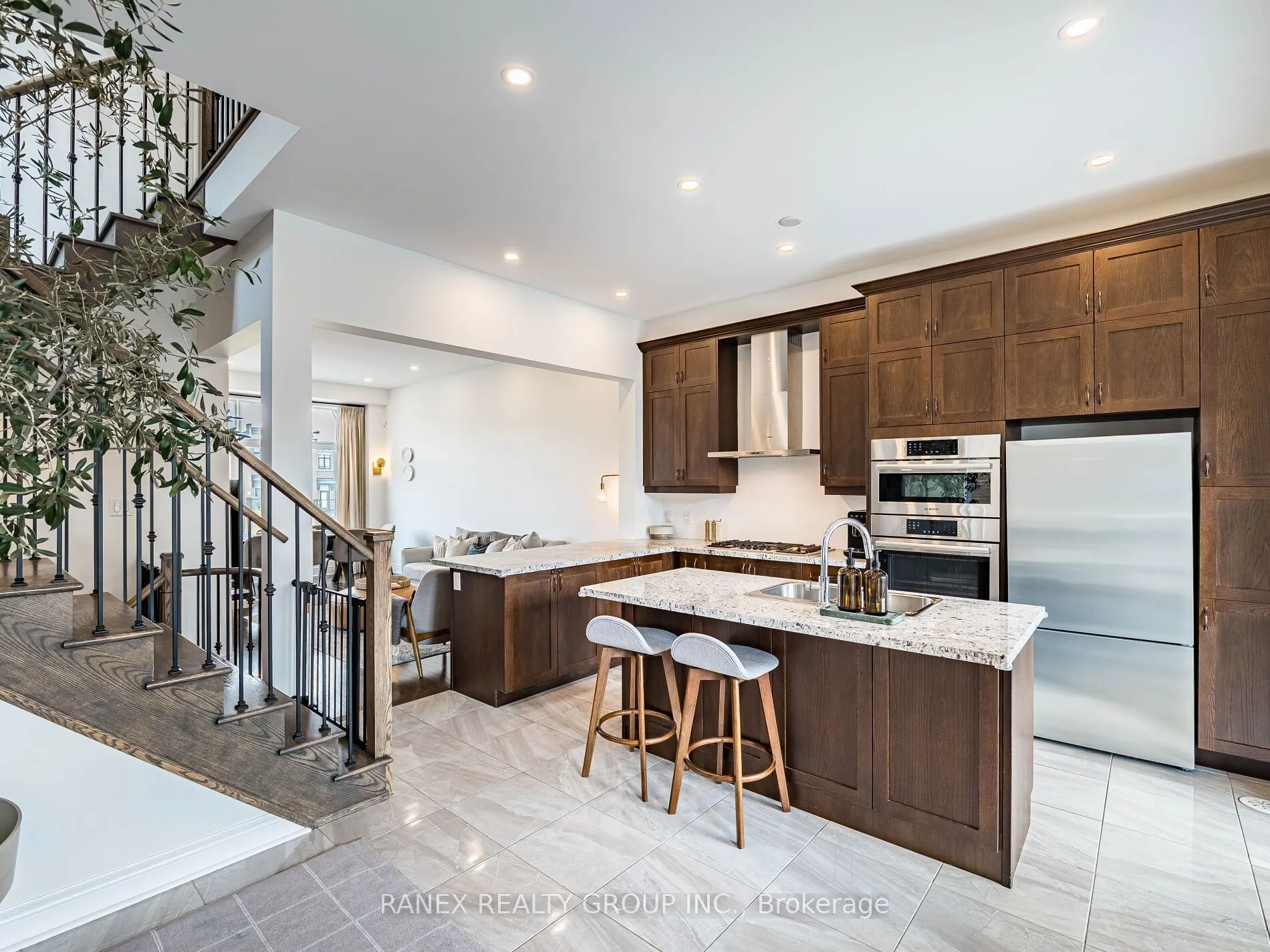 24 Heriot Place N