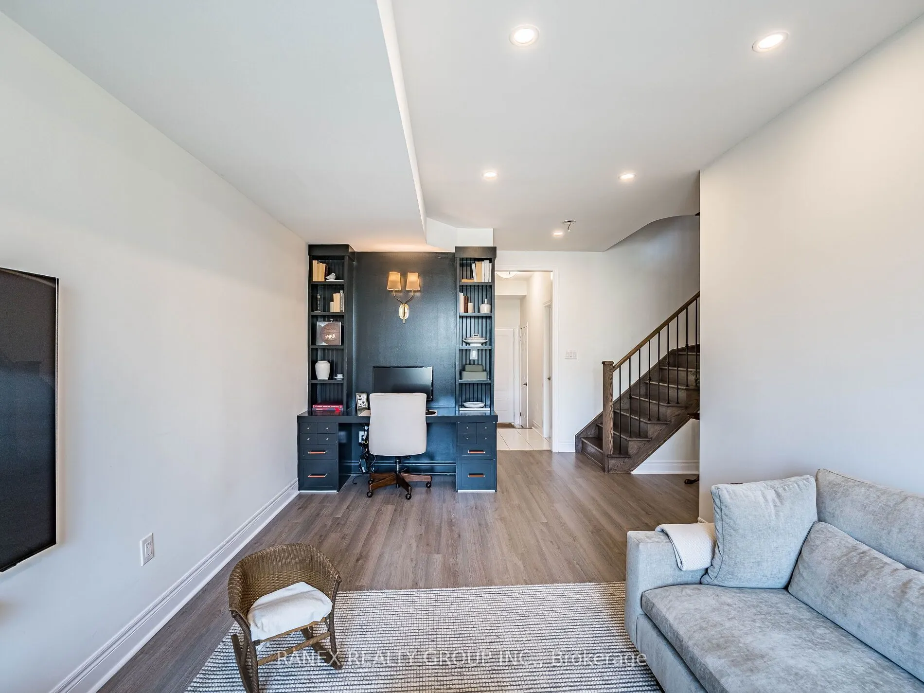 24 Heriot Place N