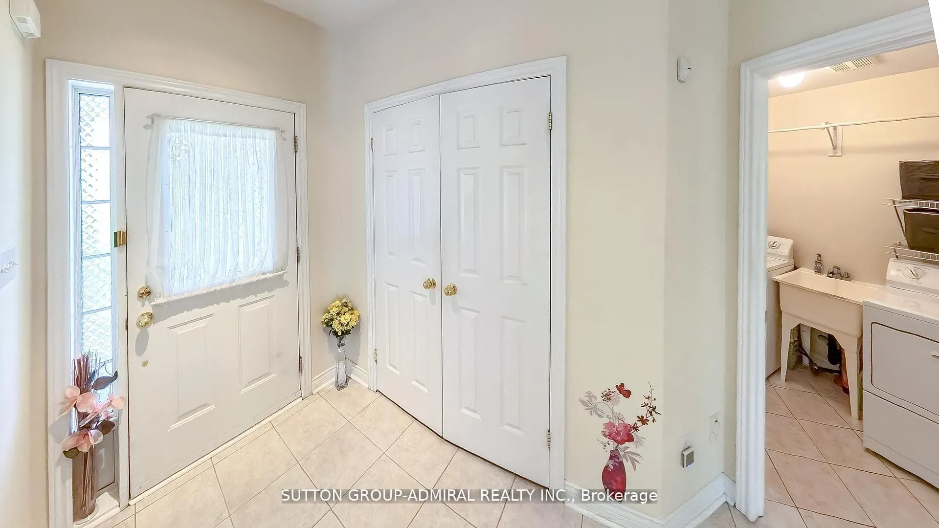 98 Holly Drive