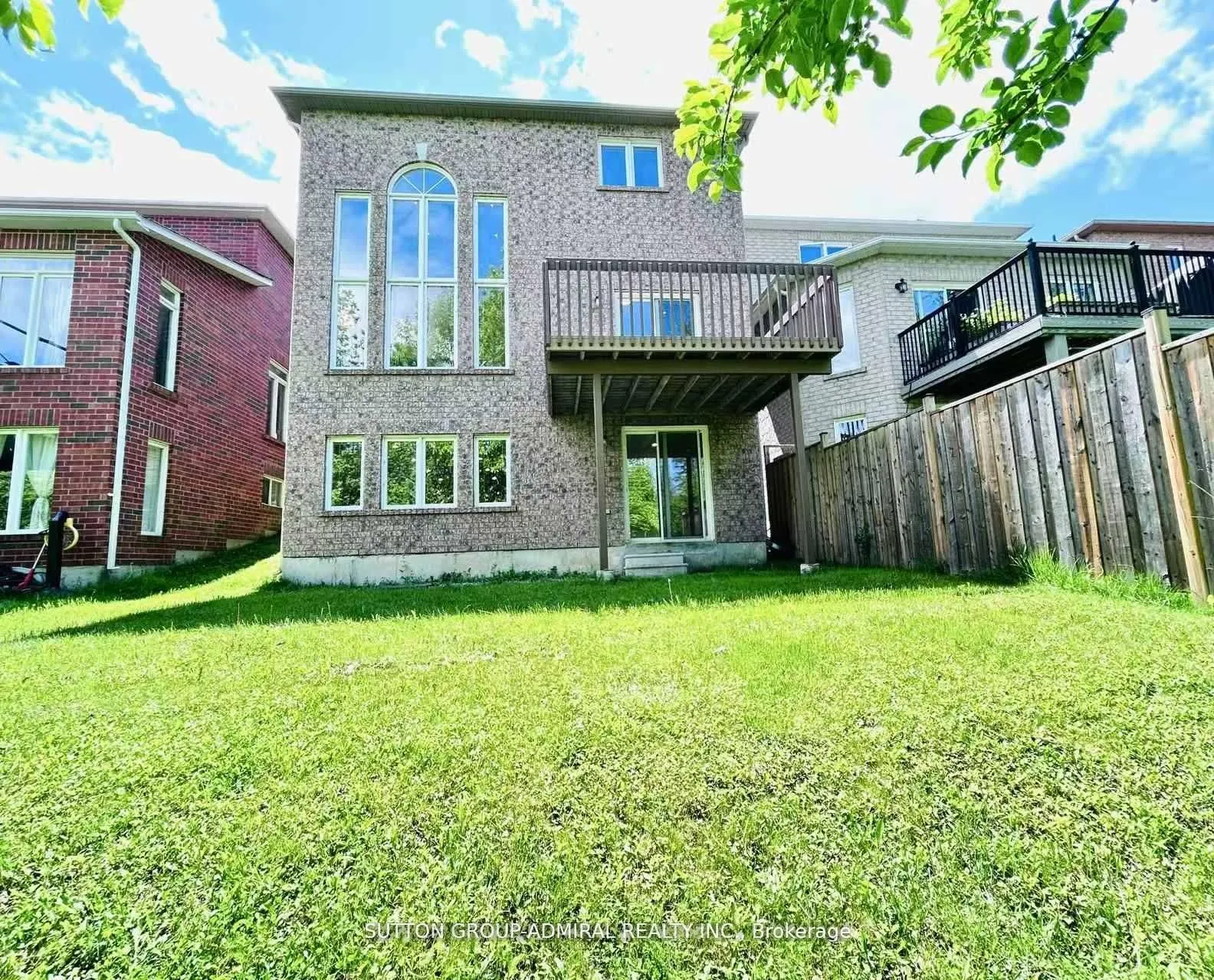 98 Holly Drive