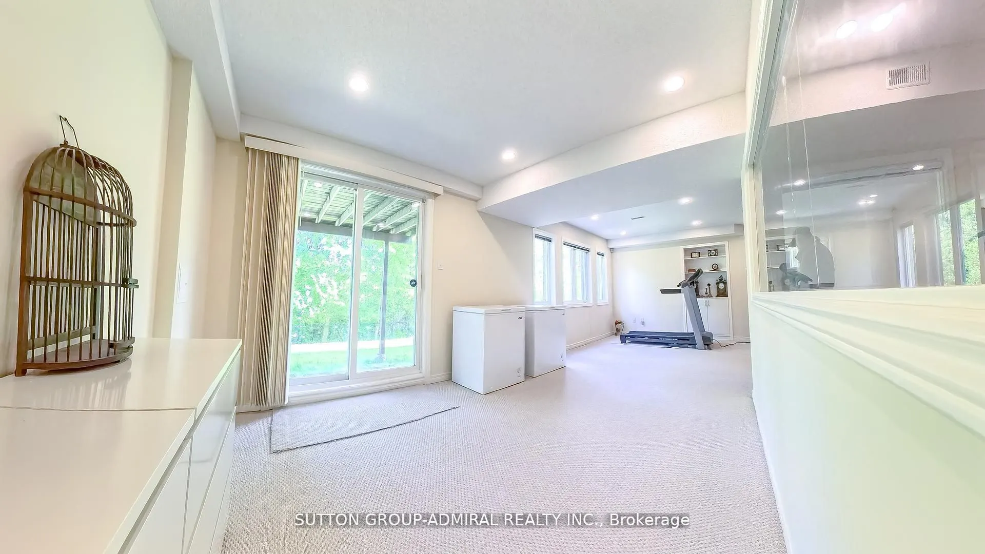98 Holly Drive