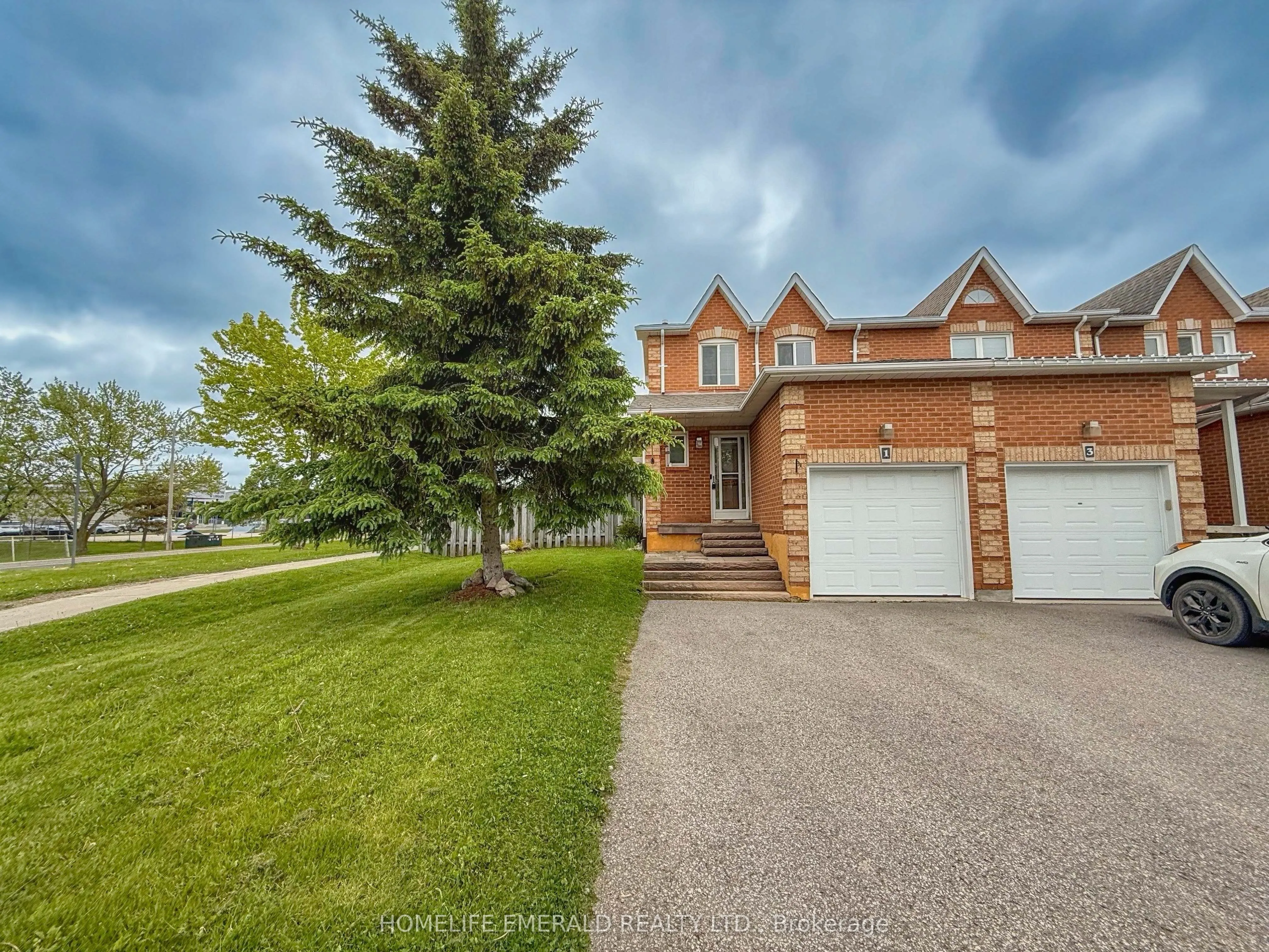 1 Potter Crescent