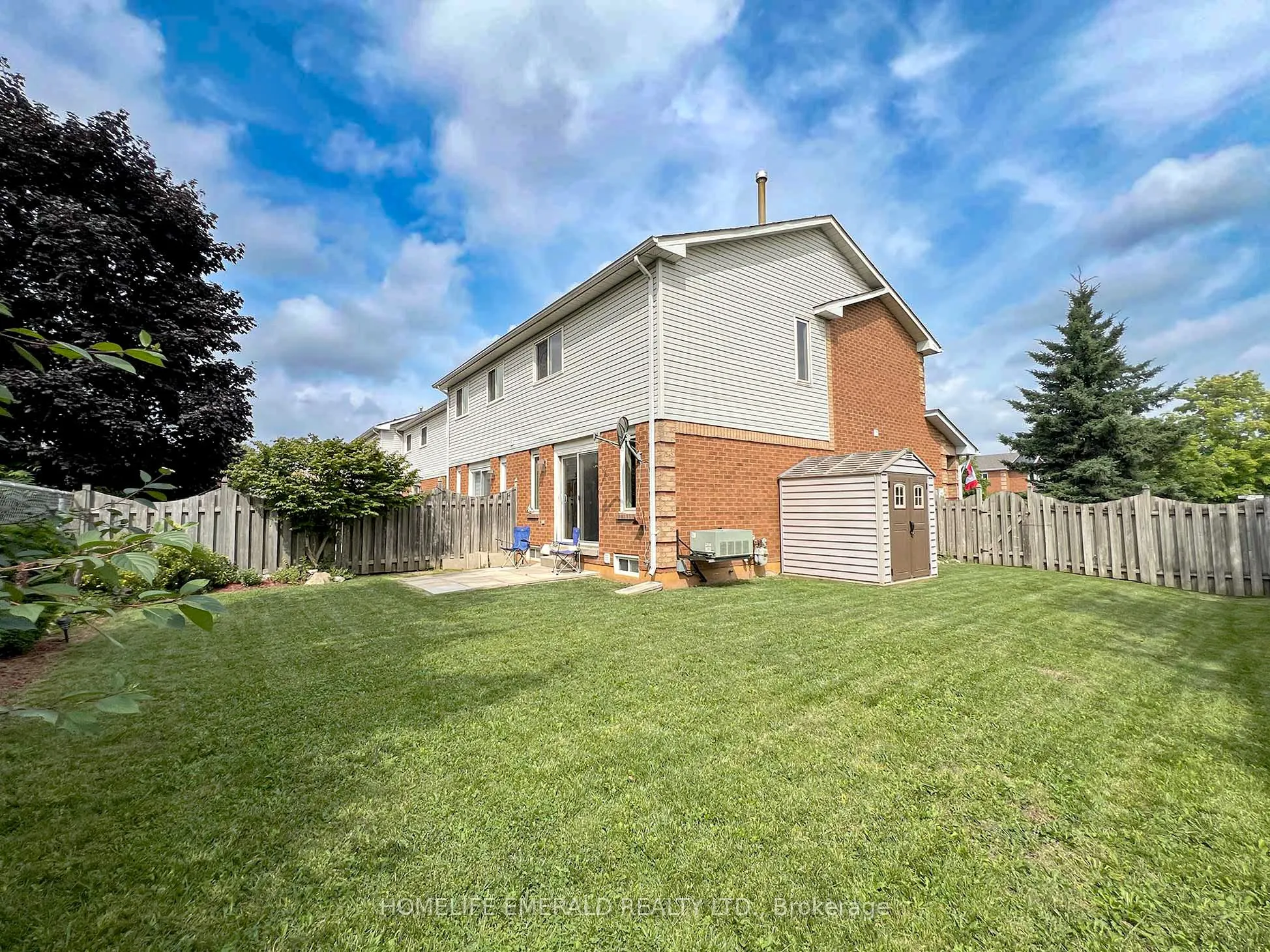 1 Potter Crescent