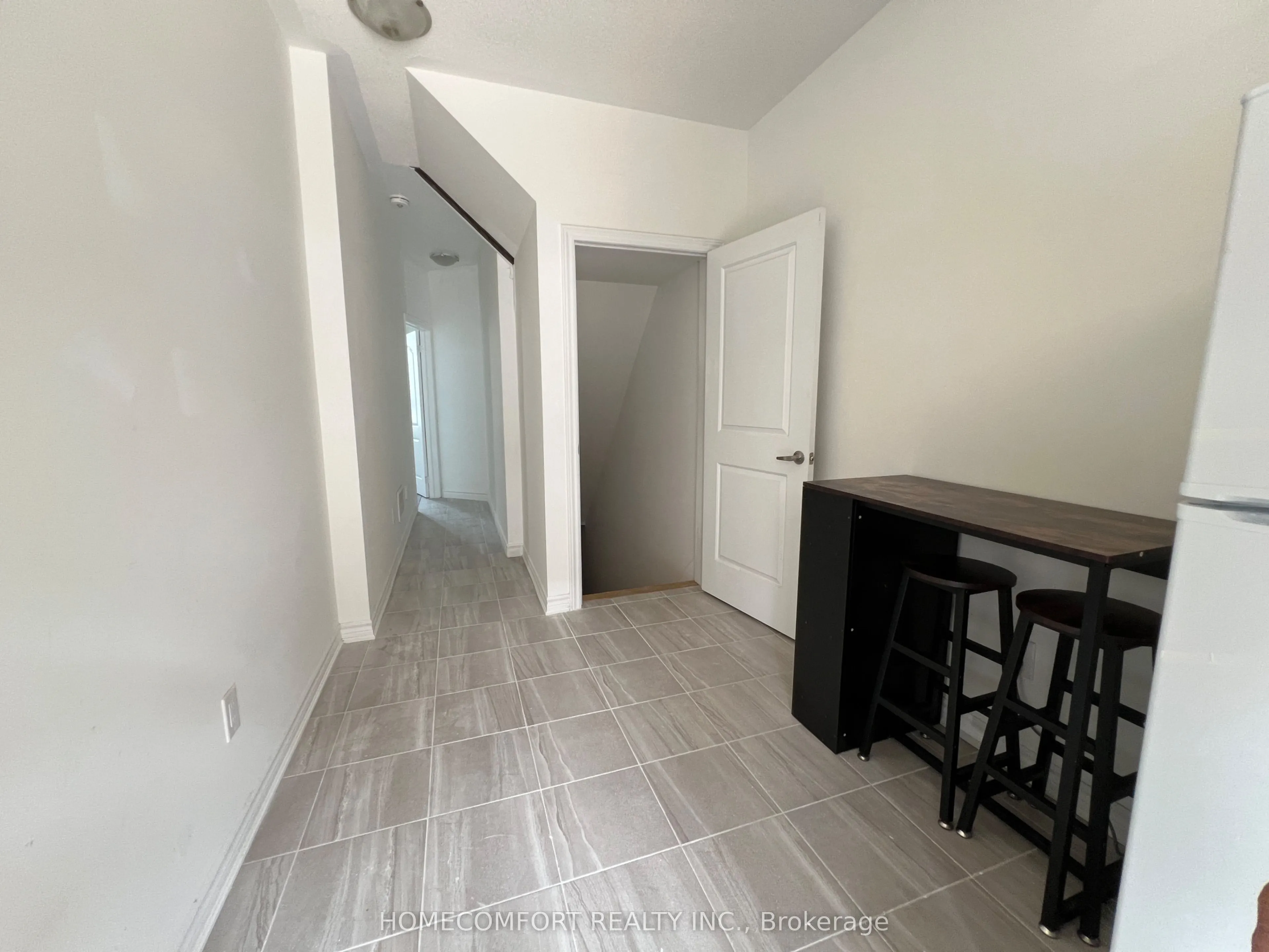 28 Chicago Lane