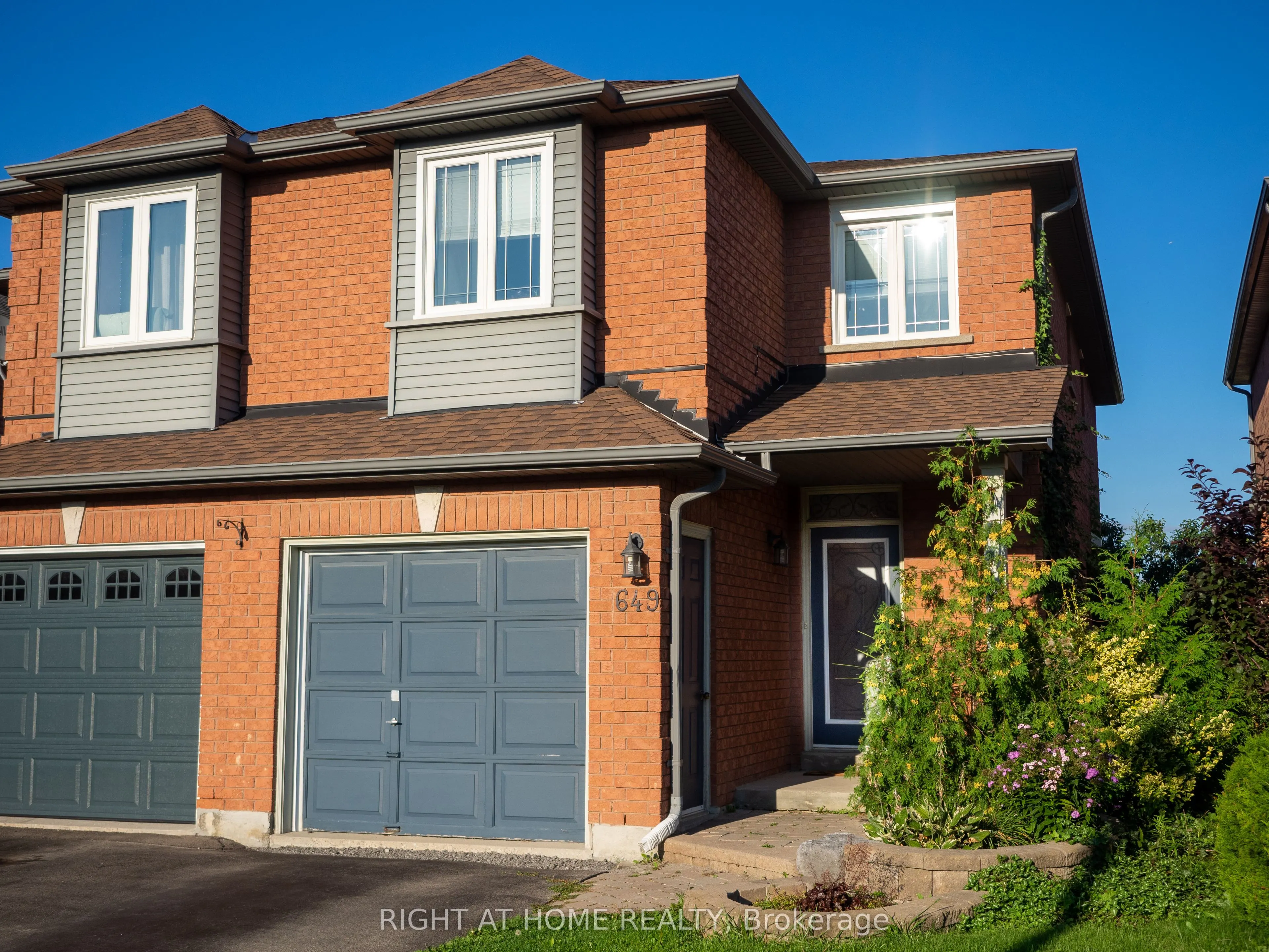 649 Walpole Crescent
