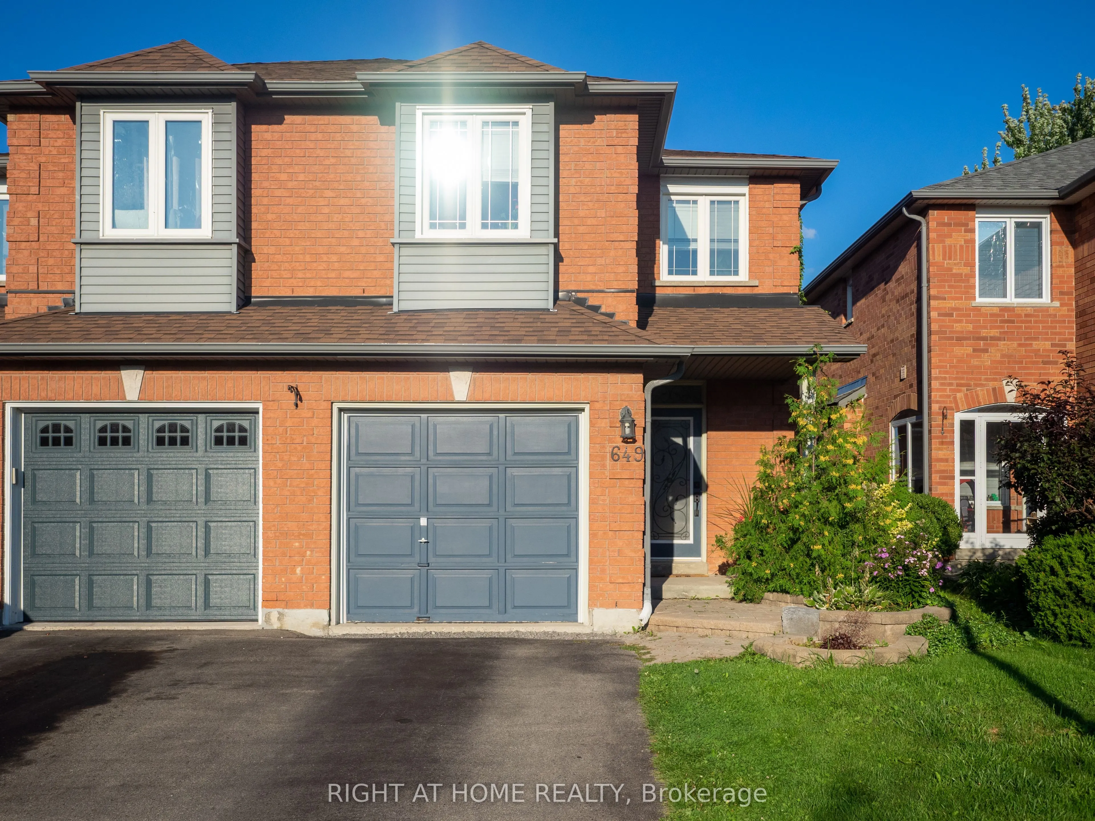 649 Walpole Crescent